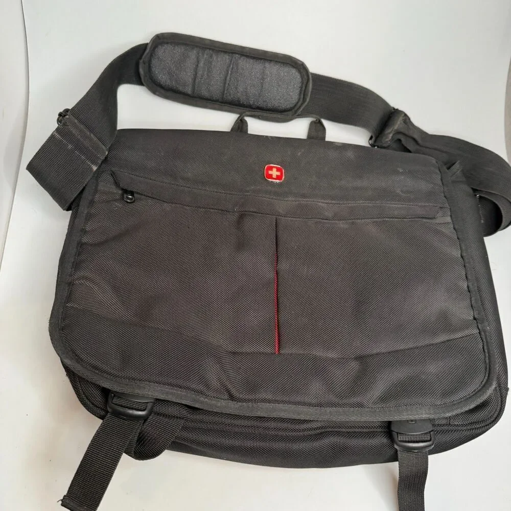 Wenger Swiss Army Laptop Messenger Bag Black Flap-Over Fits 15.6